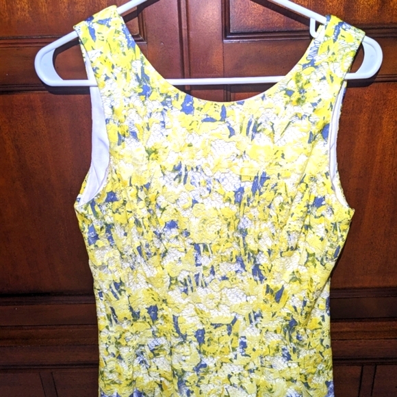 Gabby Skye Floral Dress / Gabby Skye Lace Dress - Picture 3 of 11